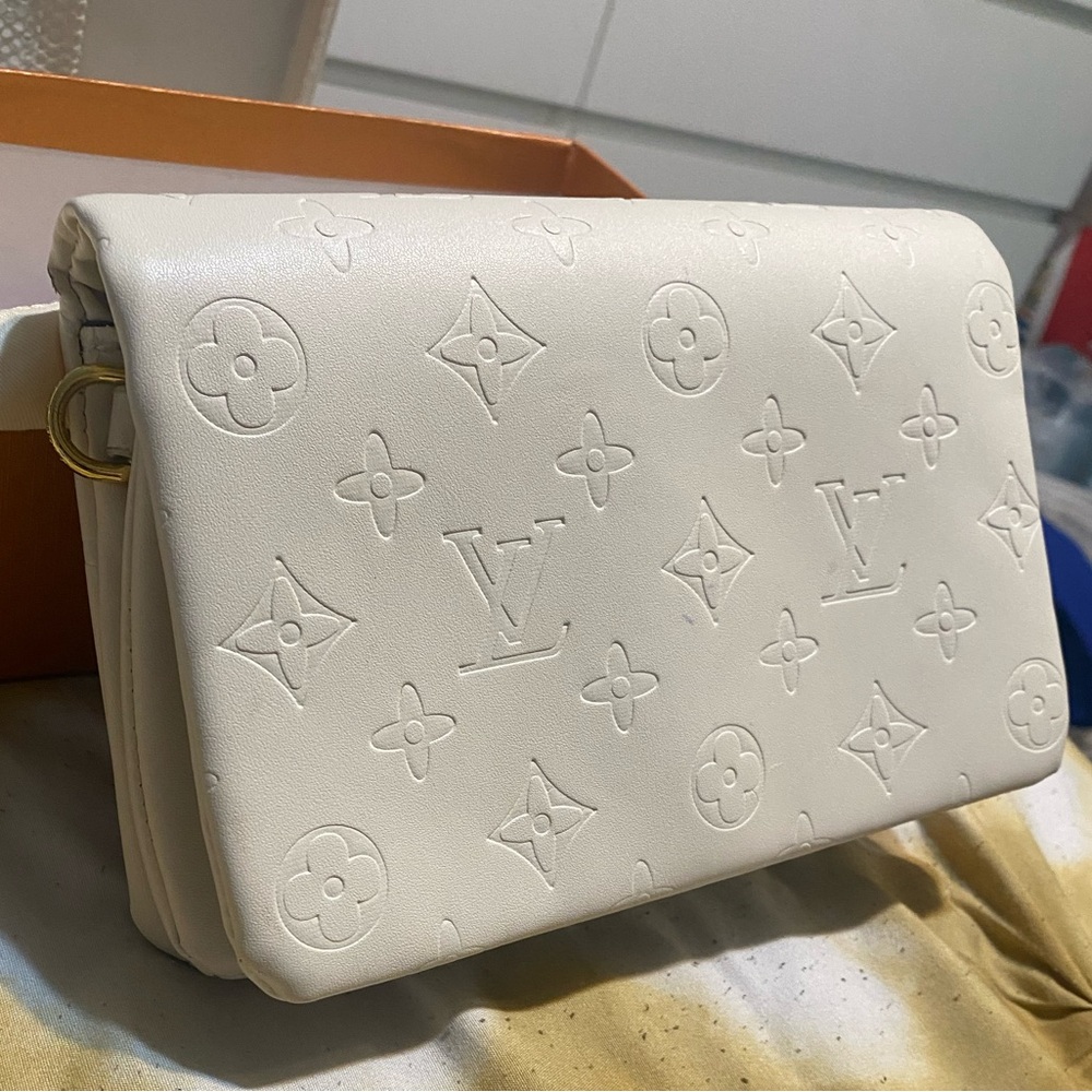 Bag - Picture 2 of 6